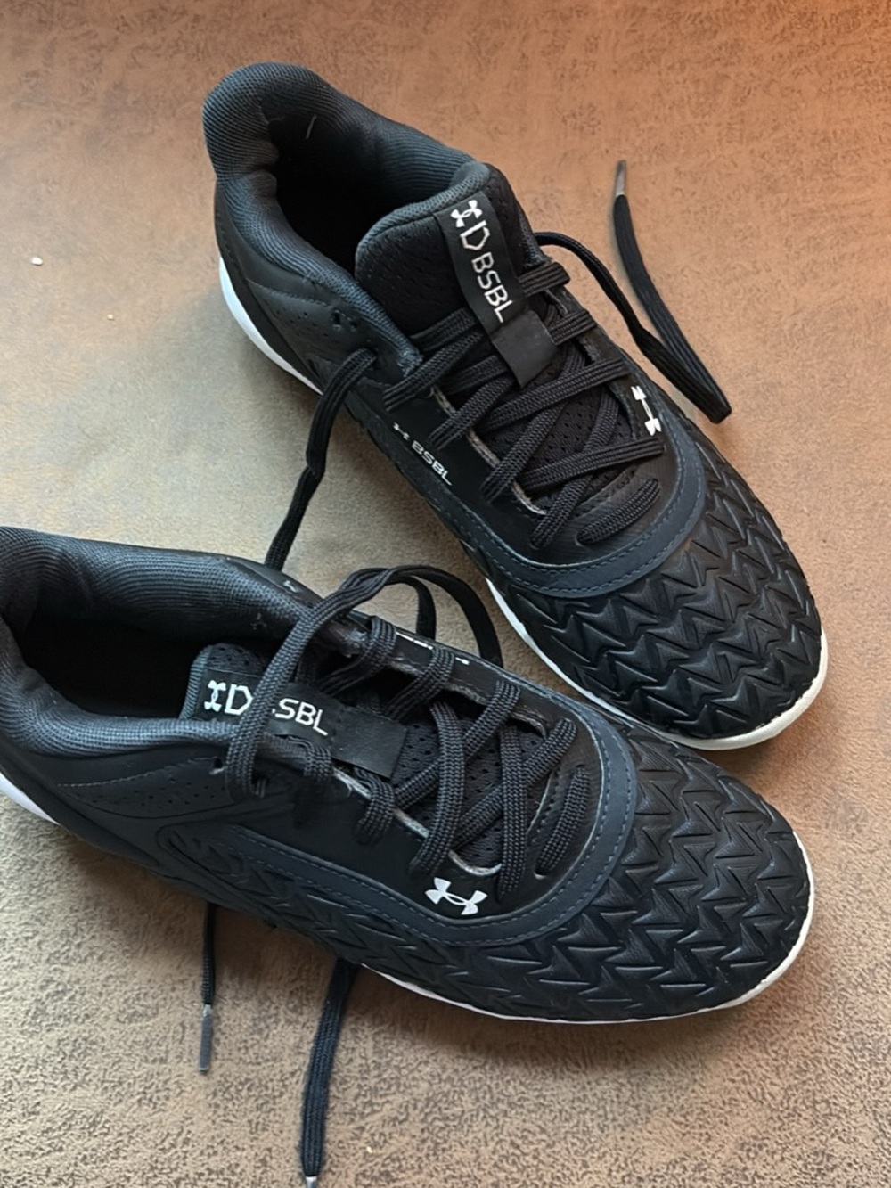 Under Armour Boys baseball cleats